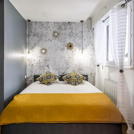 Homey Cute - Parking Inclus - Proche Geneve Apartment *